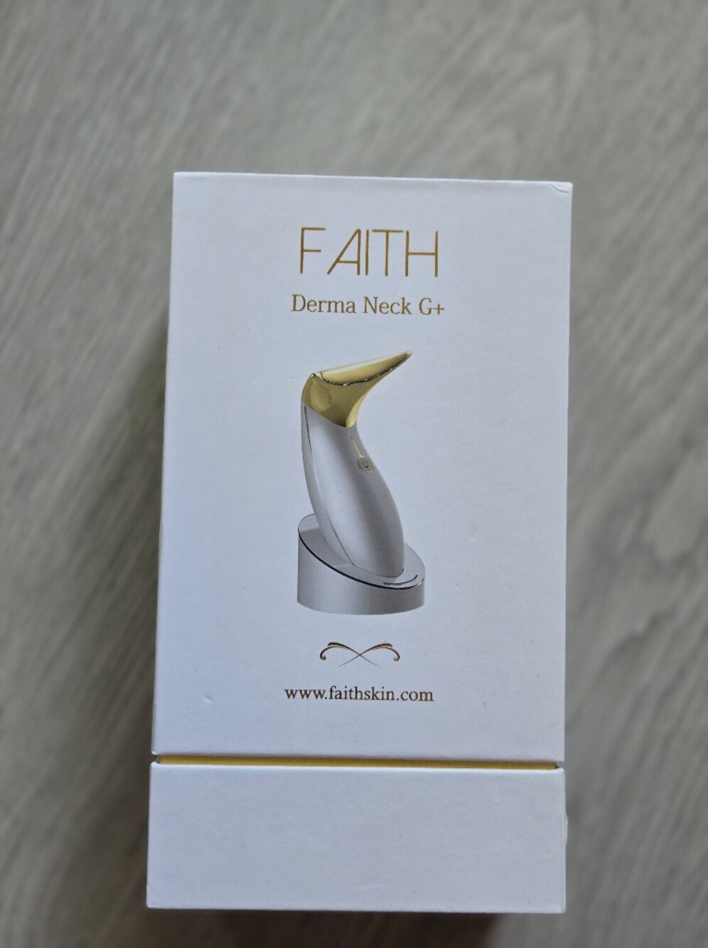 FAITH Derma Neck G+ Neck Device - White & Gold